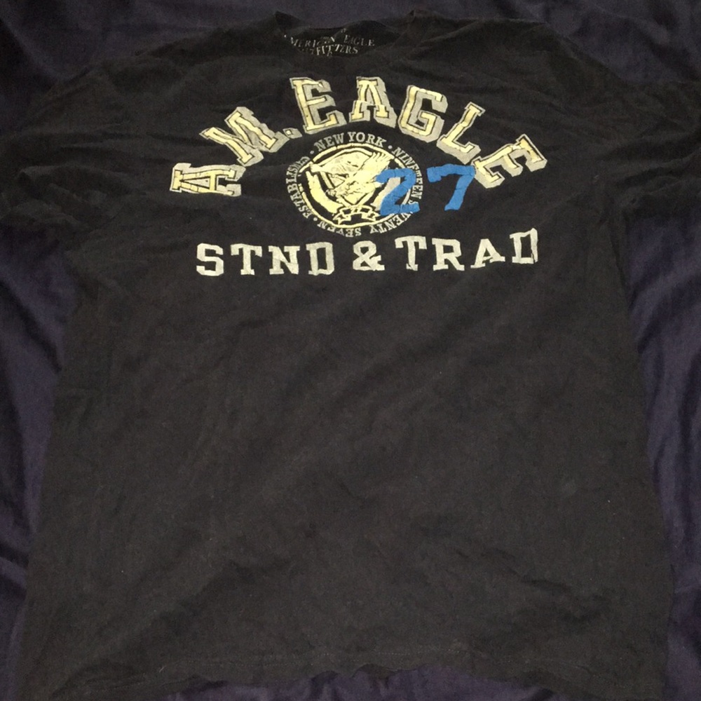 Men’s size L American eagle t shirt